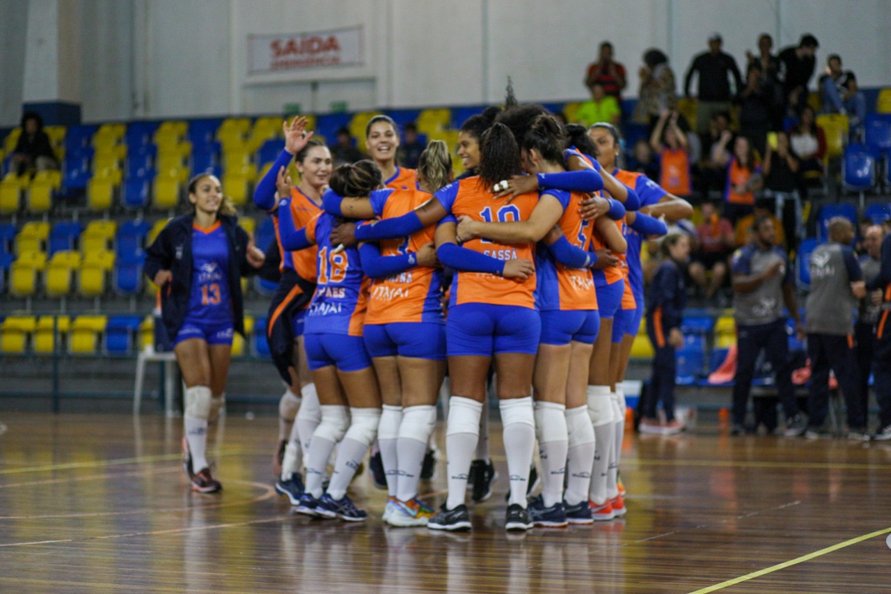 Atletas do Itajaí Vôlei