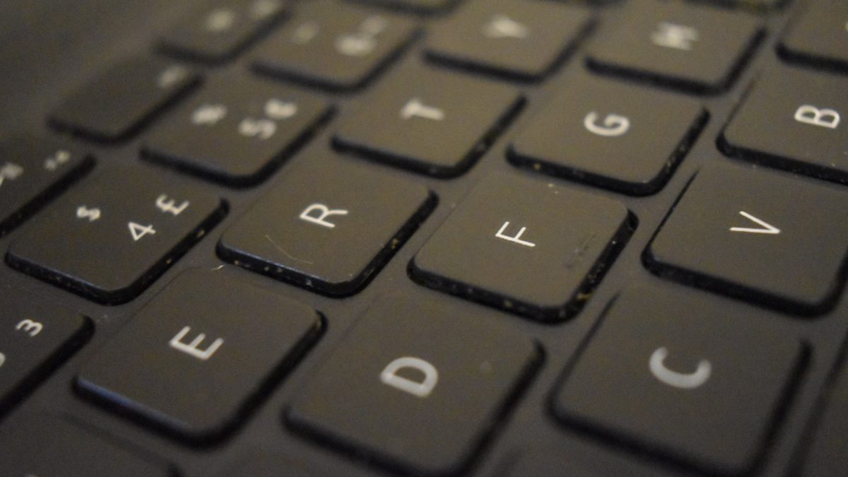 Teclado de computador em closeup