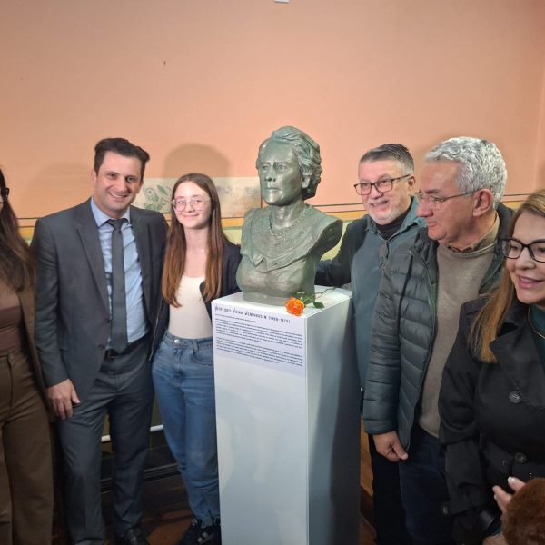 Inauguração do busto de Neoflides Vieira Wendhausen